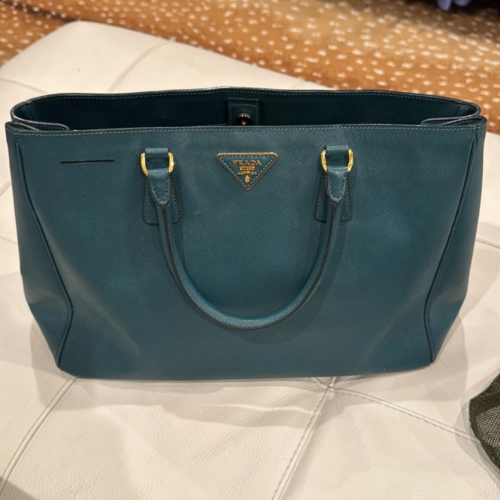 Parada Teal Tote bag